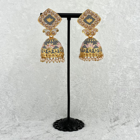 Jhumka Earring in Grey, Indian wedding jewellery prefect for indian weddings, parties and special occasions. Latest 2022 fashion