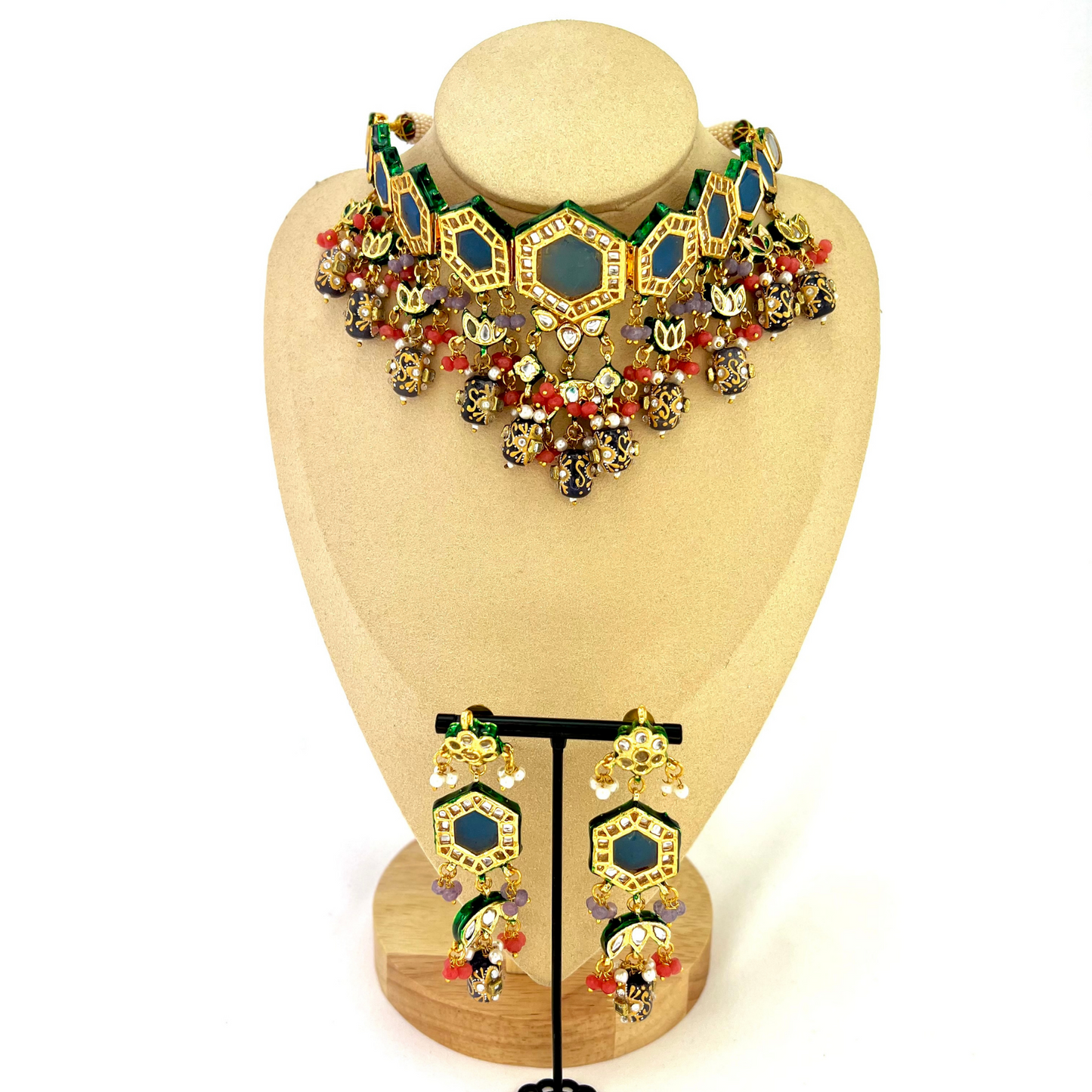 Choker set with grey, pink and white beads. Set includes necklace & earrings. Prefect for Indian weddings, parties and special occasions. Latest 2022 fashion.