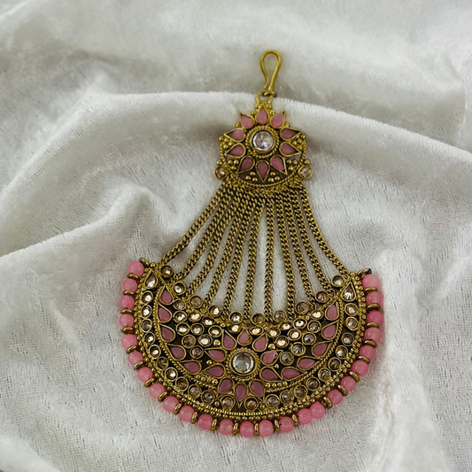 Passa with baby pink and clear stones. Prefect for Indian weddings, parties and special occasions. Latest 2023 fashion. High end Indian fashion jewellery with top quality stones and beads.