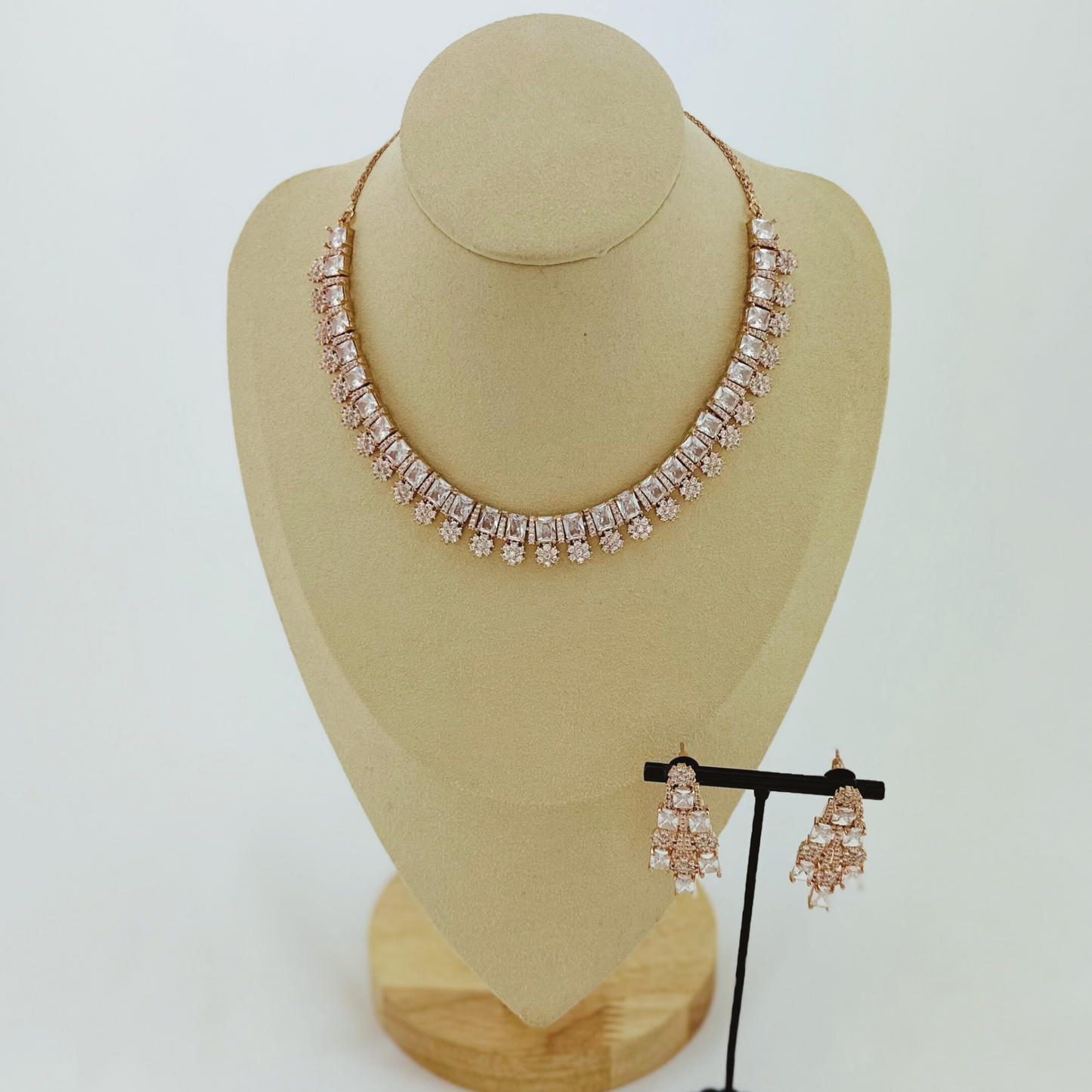 Necklace set with clear white stones. Set includes necklace & earrings. Prefect for Indian parties, weddings and special occasions. Latest 2023 fashion.