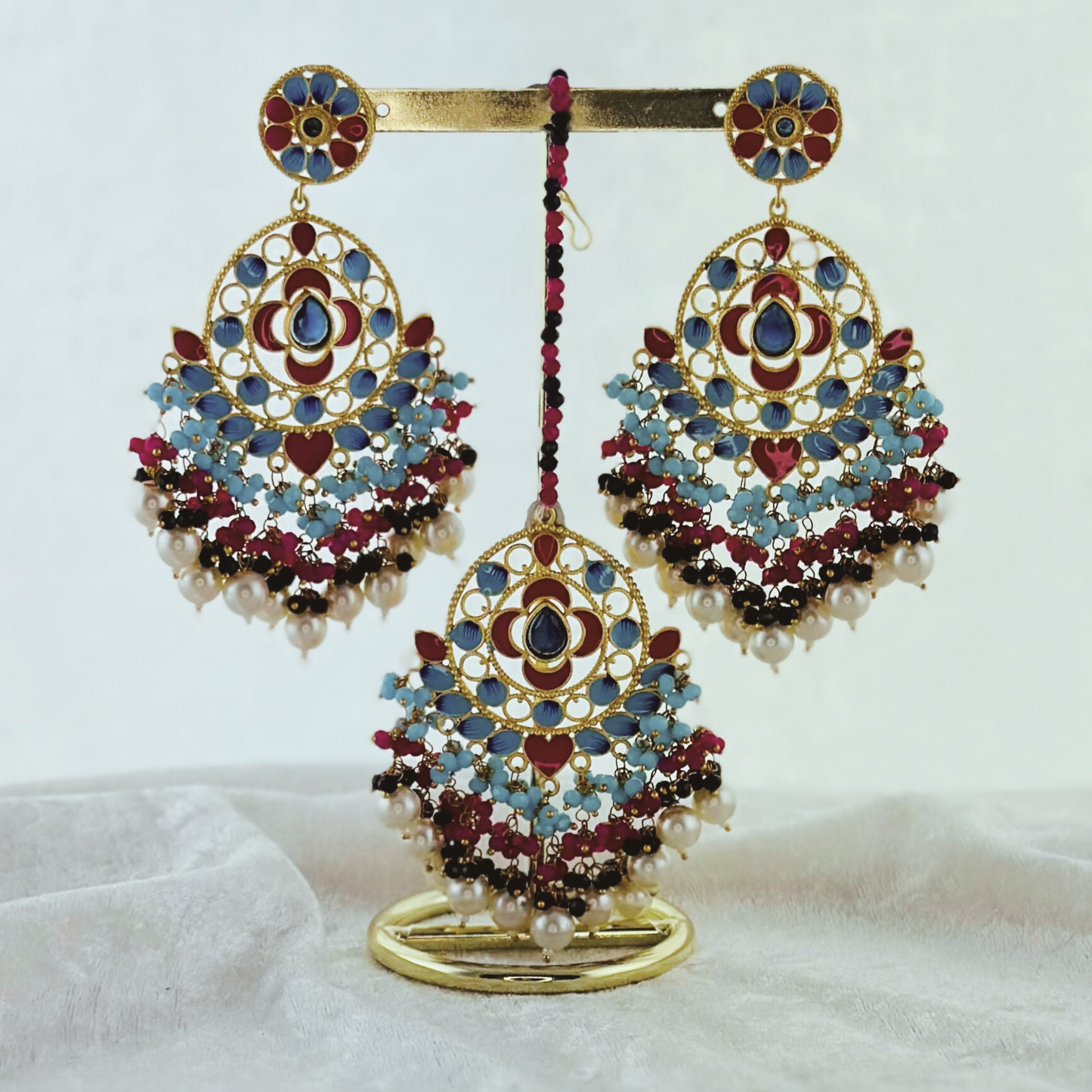 Tikka & earring set in hot pink & baby blue. High quality beads, pearls and stone work. Latest 2023 fashion for weddings, parties and special occasions