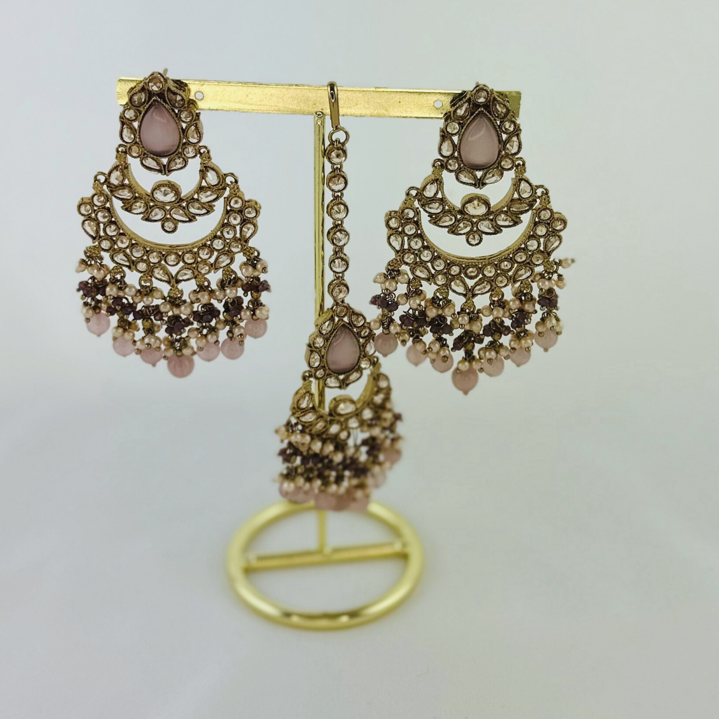 Choker set with lilac stones pearl beads. Set includes necklace, tikka & earrings. Prefect for Indian weddings, parties and special occasions. Latest 2023 fashion. High end Indian fashion jewellery with top quality stones and beads.
