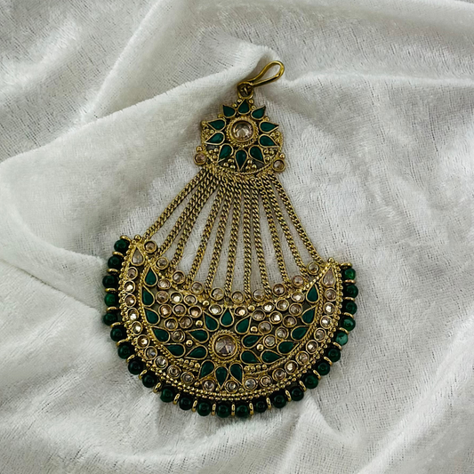 Passa with green and clear stones. Prefect for Indian weddings, parties and special occasions. Latest 2023 fashion. High end Indian fashion jewellery with top quality stones and beads.