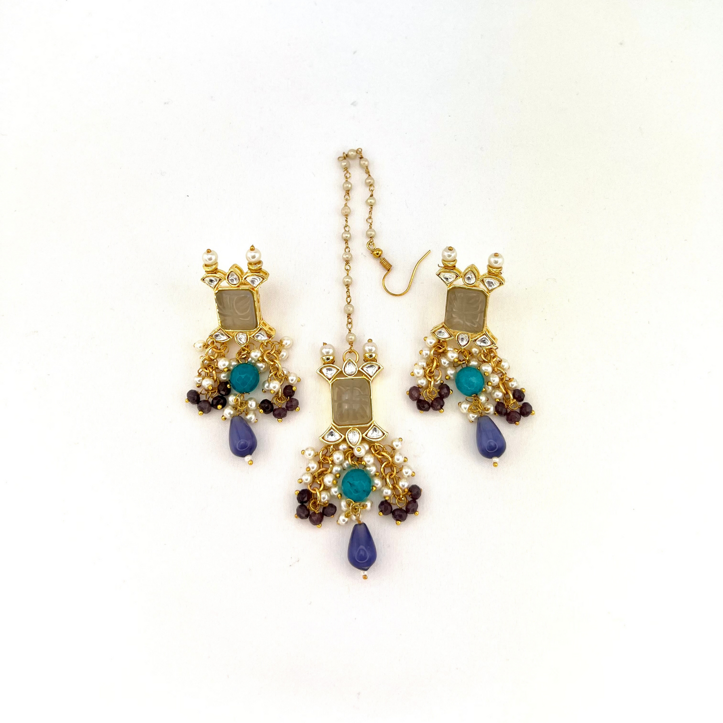 Choker set with with grey, clear stones and blue, purple beads, Set includes choker, tikka and earrings. Prefect for Indian weddings, parties and special occasions. Latest 2022 fashion. High end Indian fashion jewellery with top quality stones and beads.