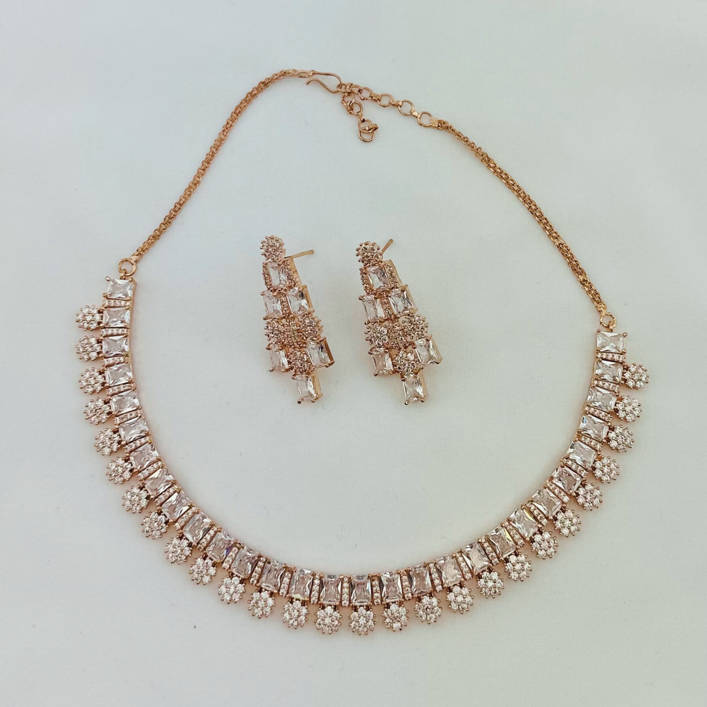 Necklace set with clear white stones. Set includes necklace & earrings. Prefect for Indian parties, weddings and special occasions. Latest 2023 fashion.