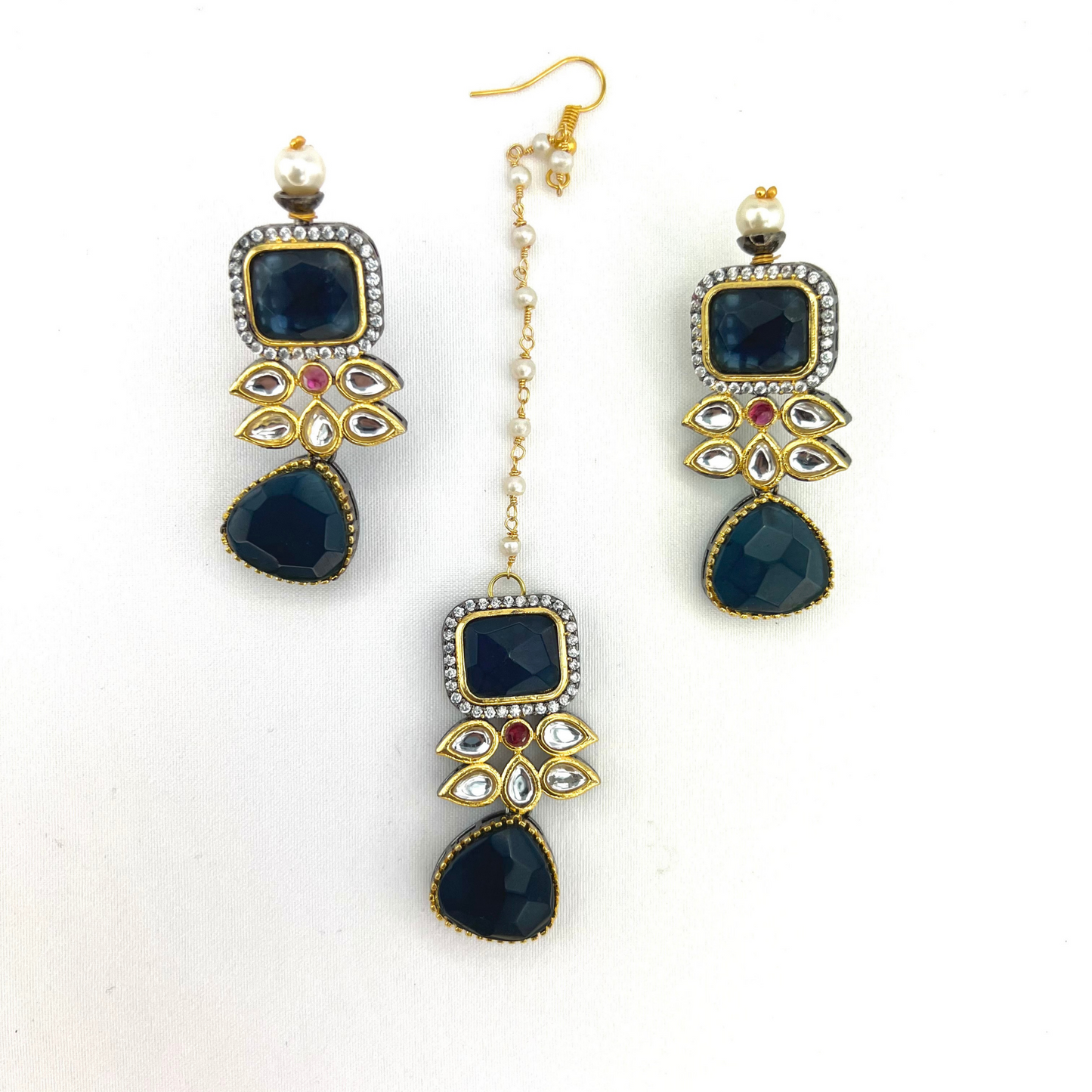Necklace set with Navy and silver stone work finished with small white pearls. Set includes necklace, tikka and earrings. Prefect for Indian parties, weddings and special occasions. Latest 2022 fashion