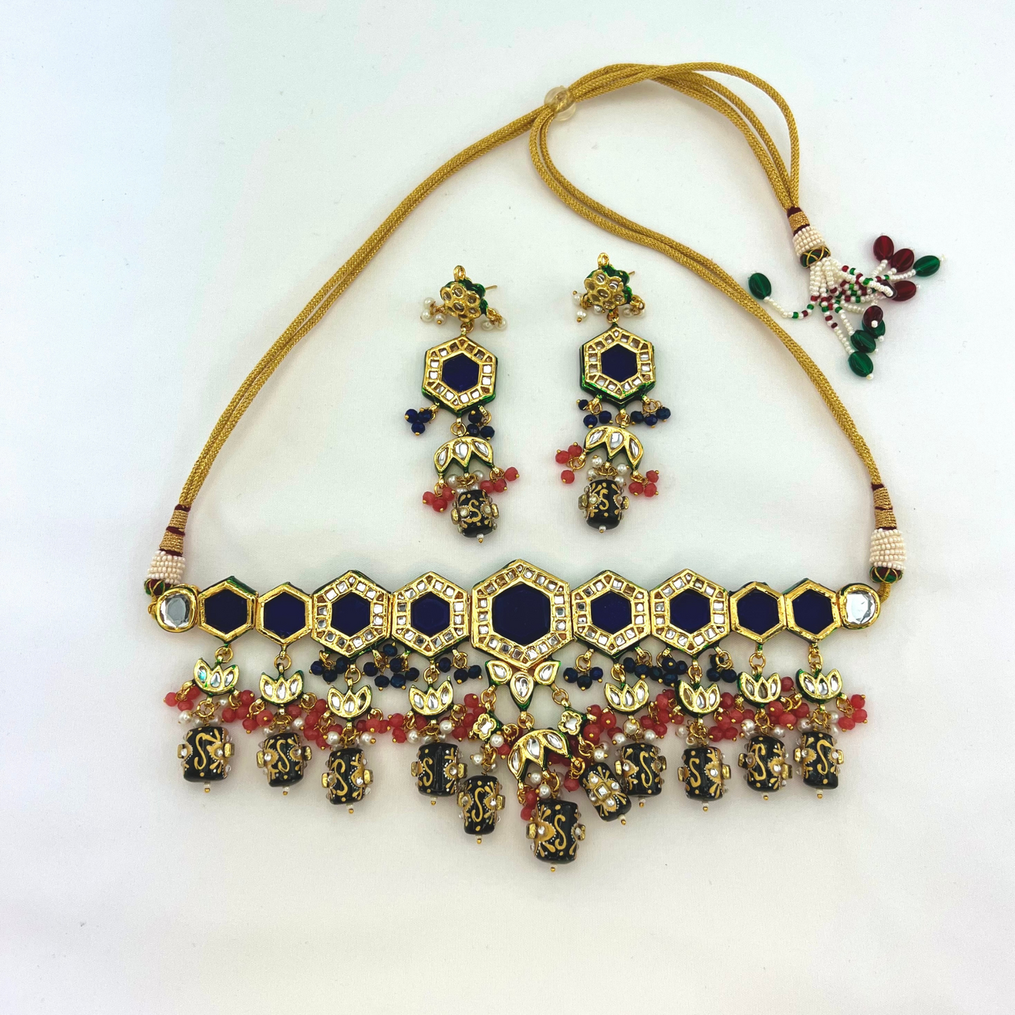 Choker set with navy blue, pink and white beads. Set includes necklace & earrings. Prefect for Indian weddings, parties and special occasions. Latest 2022 fashion.