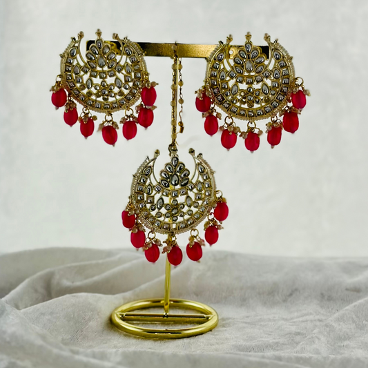 Tikka & earring set in hot pink. High quality beads, pearls and stone work. Latest 2023 fashion for weddings, parties and special occasions
