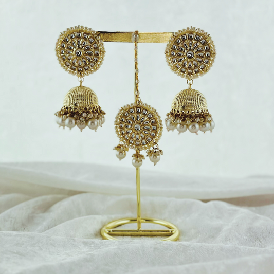 Tikka & earring set in white pearl. High quality beads, pearls and stone work. Latest 2023 fashion for weddings, parties and special occasions