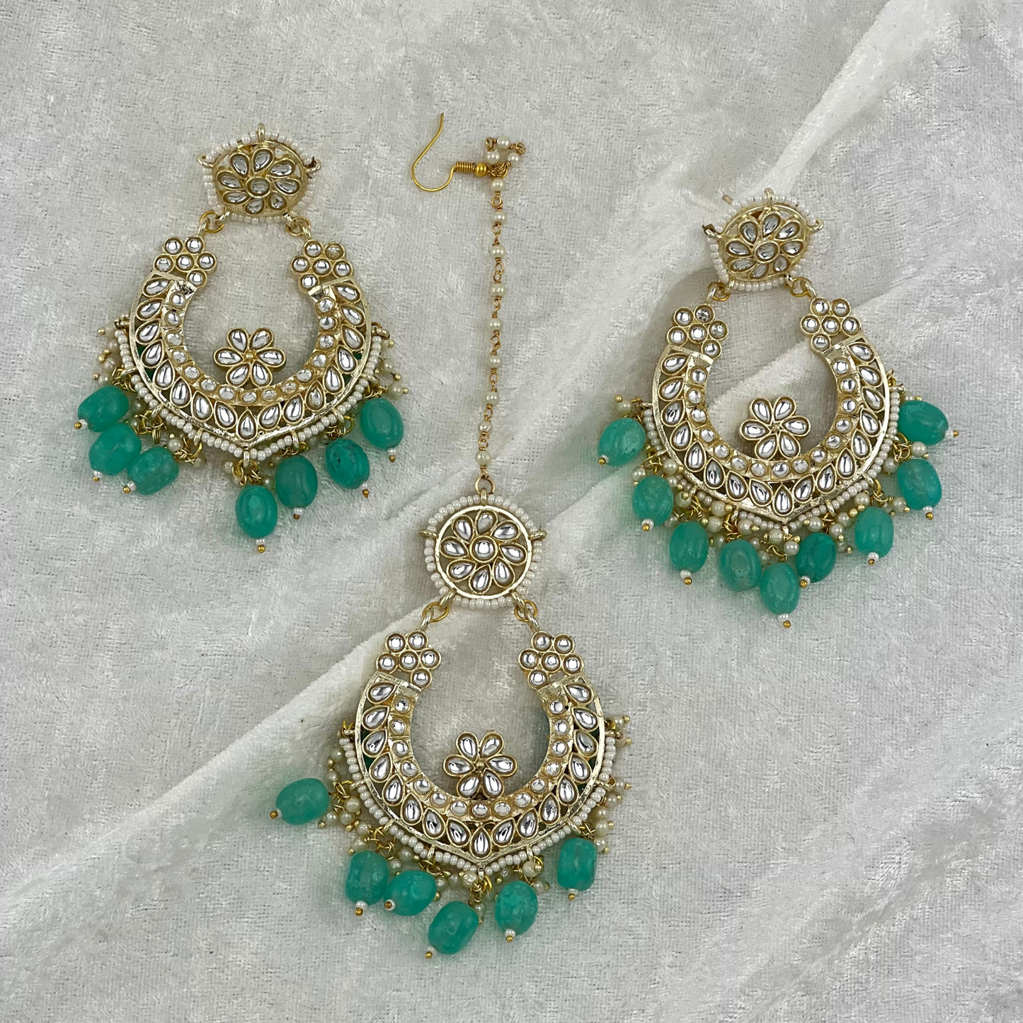Tikka & Earring Set in turquoise with high quality beads, peals and stones